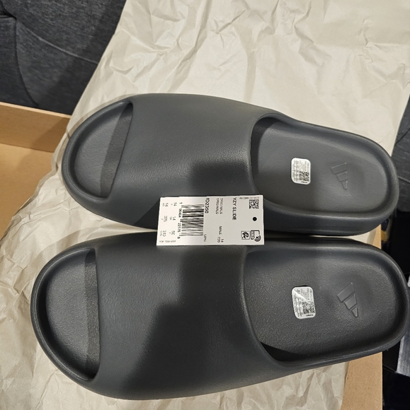 NEW Adidas Yeezy Slide ID2350 Slate Grey size 14 new with boxPurchased from Adi - Picture 7 of 9